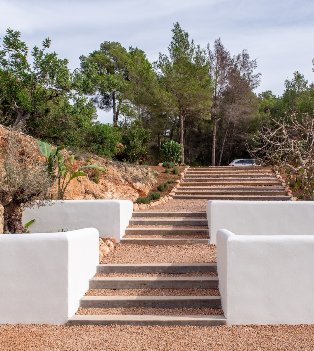 Resa Estates Ibiza Geraldine te koop sale finca san lorenzo stairs .jpg